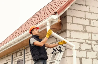 Pose et remplacement de gouttières à Neschers